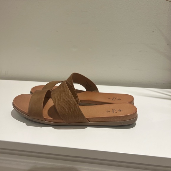 Call it Spring Sandals - Picture 3 of 3